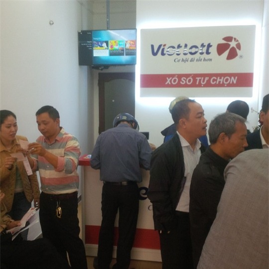 Vừa "trình làng", xổ số Vietlott đã hút khách tại Hà Nội