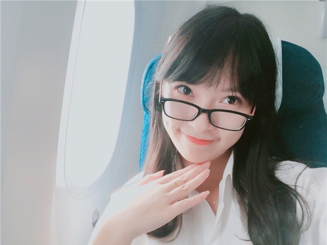 Gặp lại nữ sinh xinh đẹp nhại 7 thứ tiếng