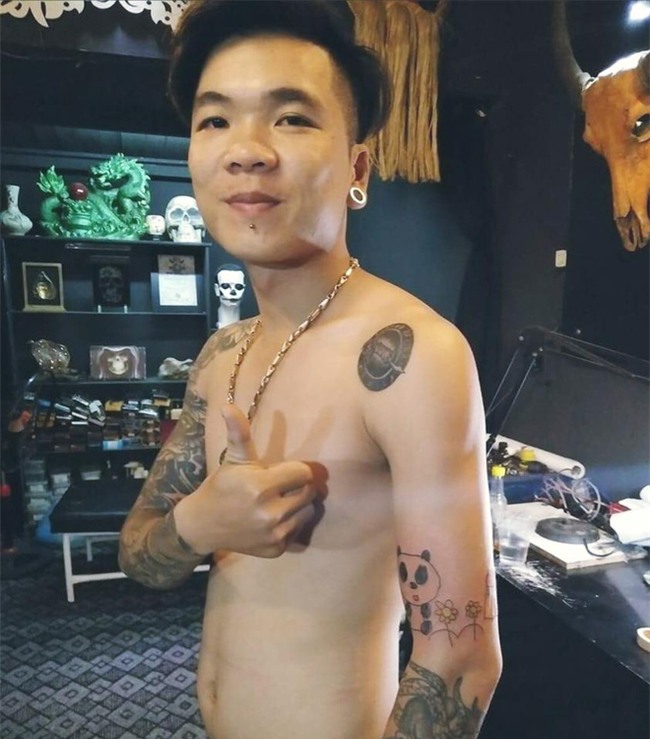 Hình chú gấu trên cánh tay thợ xăm có gì mà khiến nhiều ông bố Việt xúc động? - Ảnh 1.