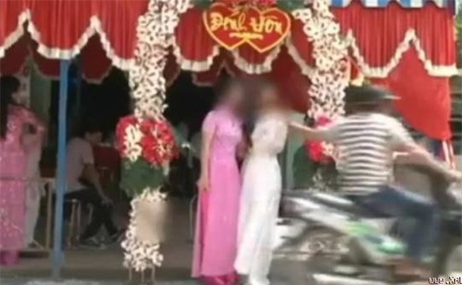 Cướp giật nữ trang cô dâu trong ngày cưới