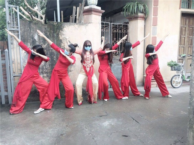 cuoi ngoac mieng voi nhung “doi quan