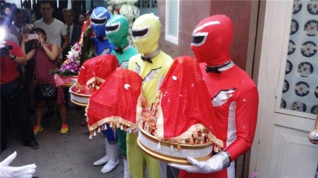 cuoi ngoac mieng voi nhung “doi quan