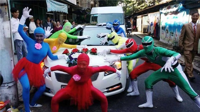 cuoi ngoac mieng voi nhung “doi quan