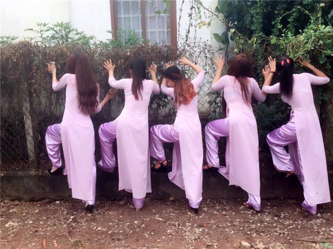 cuoi ngoac mieng voi nhung “doi quan