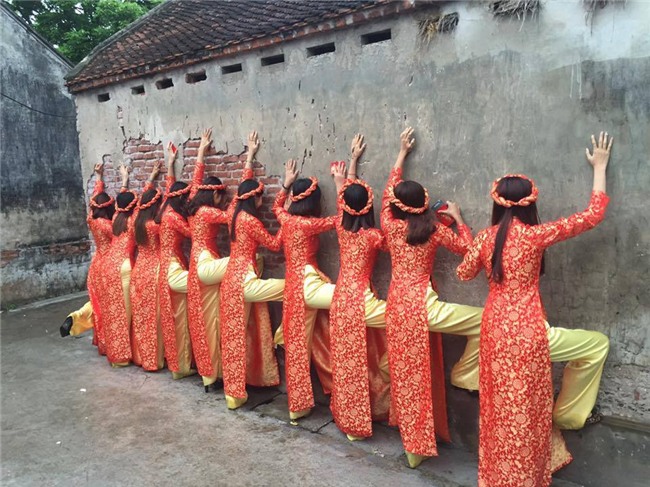 cuoi ngoac mieng voi nhung “doi quan