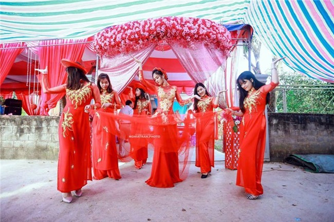 cuoi ngoac mieng voi nhung “doi quan