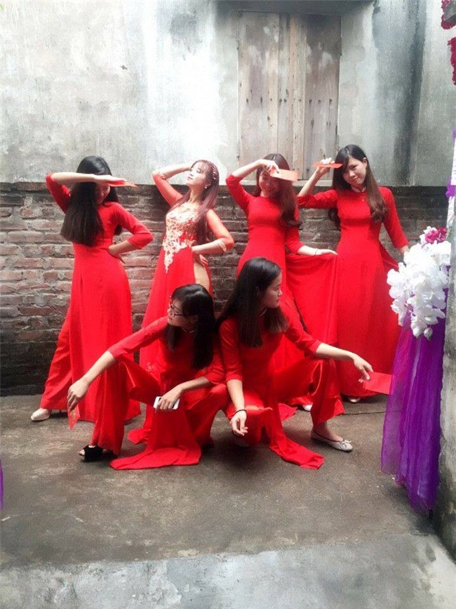 cuoi ngoac mieng voi nhung “doi quan