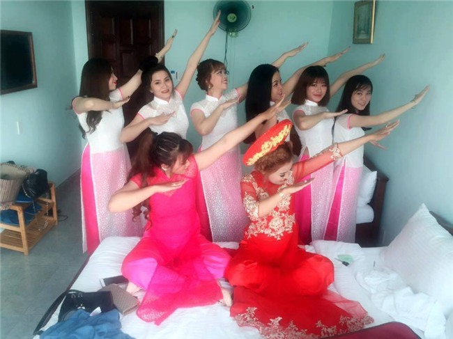 cuoi ngoac mieng voi nhung “doi quan