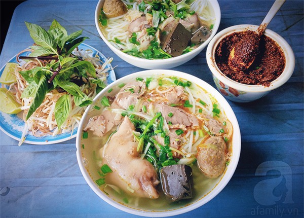 bún bò huế o xuân