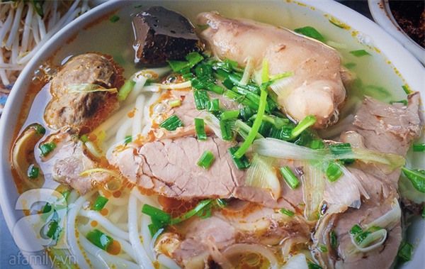 bún bò huế o xuân