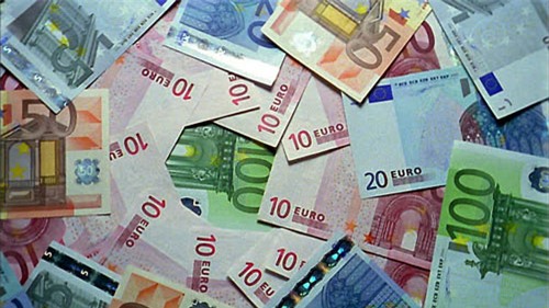 Tỷ giá ngoại tệ ngày 6/12: USD biến động mạnh, điều đáng sợ ập tới