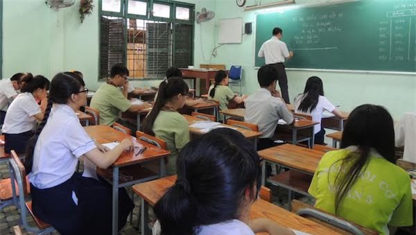 Lương giáo viên: Người đi siêu thị mấy bữa, người vài chục triệu mỗi tháng