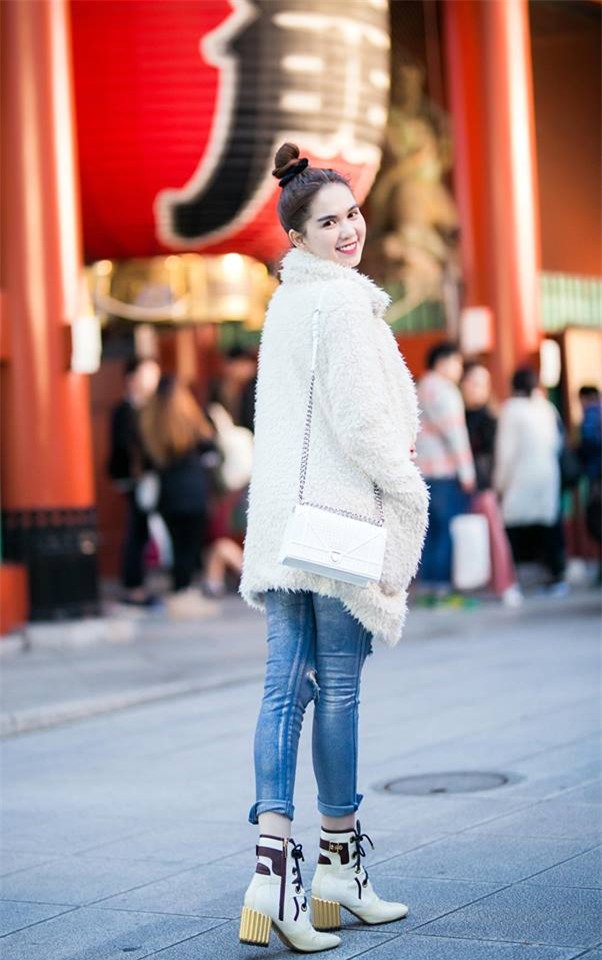 boc hang hieu moi nhat cua ngoc trinh khi cong khai khoe tinh moi - 3