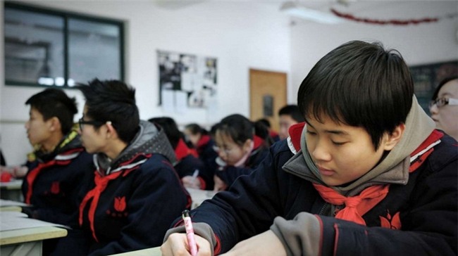 truong hoc tq bat hoc sinh xin