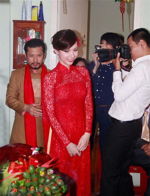 ao dai do ngay an hoi khien nguoi ta phai nho mai cua sao viet - 11