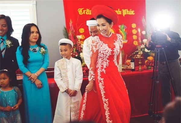 ao dai do ngay an hoi khien nguoi ta phai nho mai cua sao viet - 16