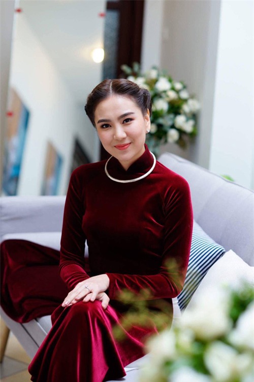 ao dai do ngay an hoi khien nguoi ta phai nho mai cua sao viet - 2