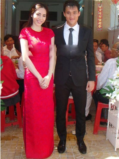 ao dai do ngay an hoi khien nguoi ta phai nho mai cua sao viet - 5