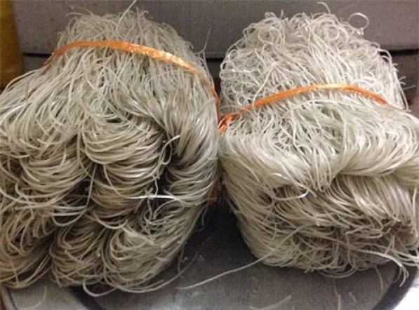 Cách phân biệt miến sạch và miến bẩn đơn giản nhất đó là dựa vào hình dáng bên ngoài