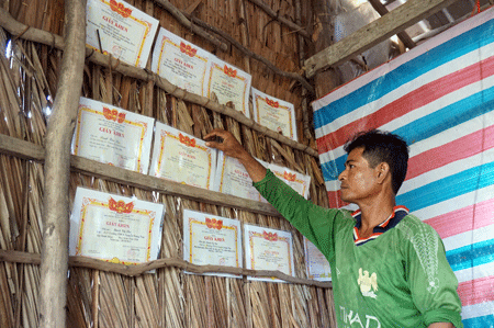 bi vo bo, 11 nam du ngheo kho van quyet o vay nuoi con thanh tai hinh anh 1