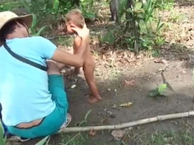 vu hanh ha tre bang roi dien gay phan no: tuong cong an len tieng hinh anh 3