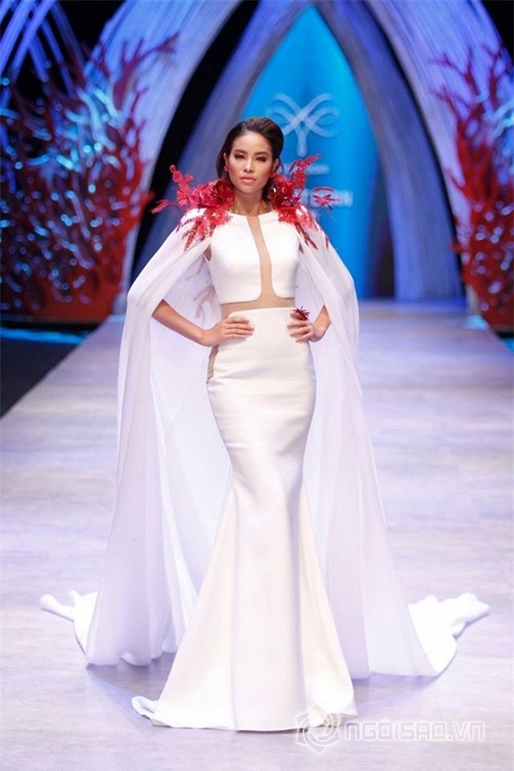 Hoa hậu Phạm Hương 2016 3