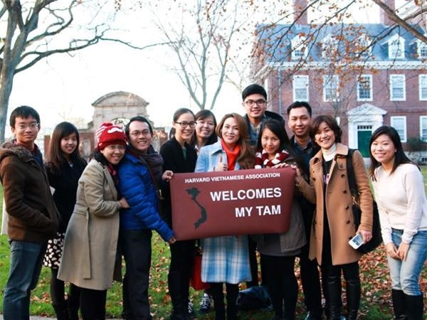 Harvard, bon ruoi sang: 'Co the sinh vien thuc de choi' hinh anh 2