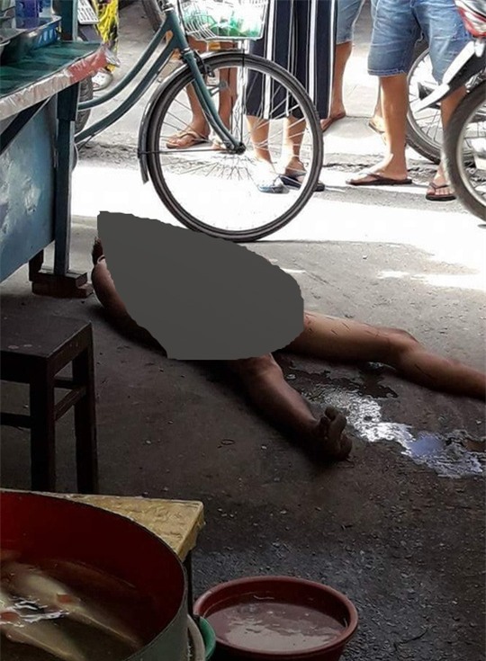 Hiện trường nơi T. tự dùng dao đâm vào bụng mình dẫn đến tử vong