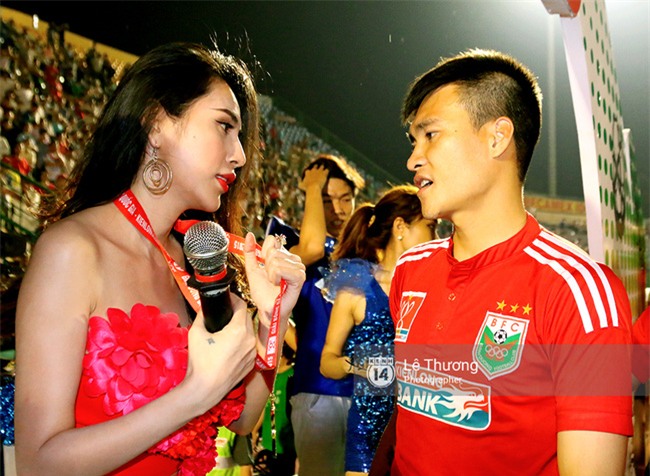Thủy Tiên: Có lúc anh Vinh trốn cả thế giới khi bị dìm xuống bùn - Ảnh 2.