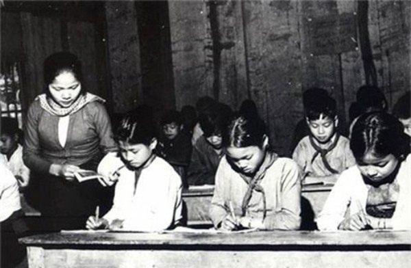 Sắp nghỉ hưu, tôi vẫn không gọi học trò là “con”