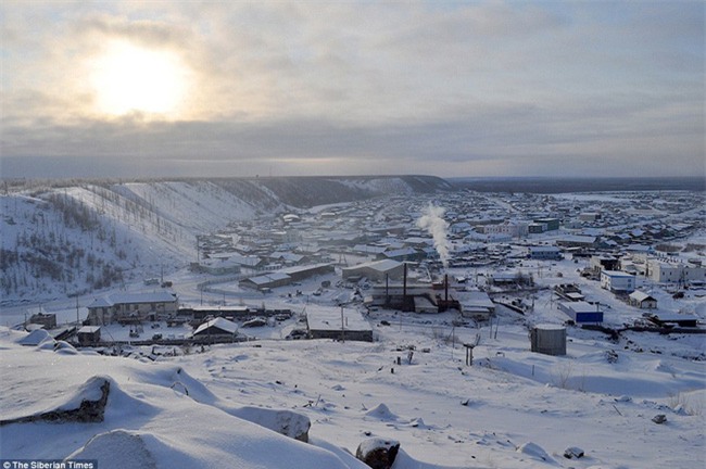 Nga: Những đứa trẻ đóng băng khi vẫn phải đi học trong cái lạnh -53 độ C - Ảnh 8.