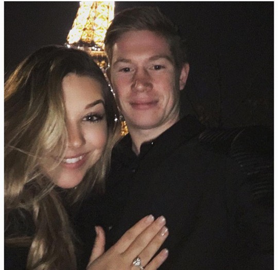 De Bruyne đính hôn bạn gái Lactoix trong chuyến du lịch ở Paris