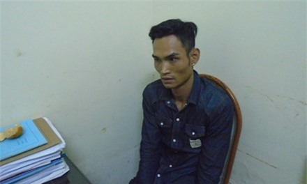 giet vo roi dung dao dai 2m len san thuong có thủ hinh anh 1