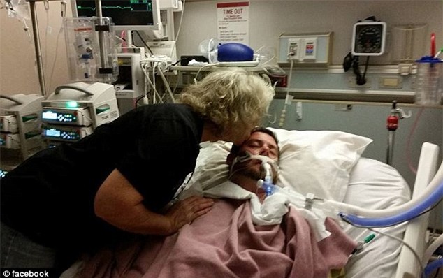 Video: Chú chó cưng vào bệnh viện để nói lời vĩnh biệt với người chủ sắp qua đời - Ảnh 5.