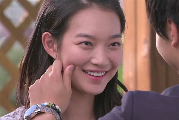 Đại gia già bày mưu thử lòng vợ trẻ và cú chơi lại “chết điếng” của người đẹp