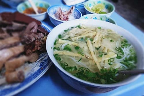 Đi canh giờ, xếp hàng chờ ghế: Quán ăn 'không nhanh hết phần'