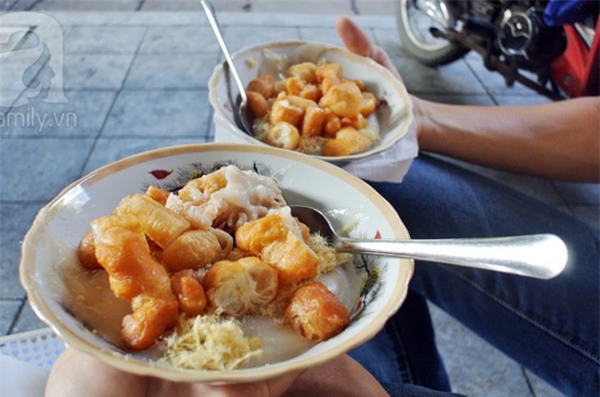 Đi canh giờ, xếp hàng chờ ghế: Quán ăn 'không nhanh hết phần'