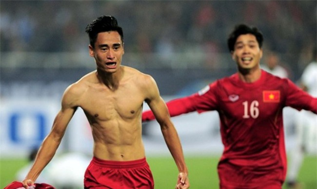 Minh Tuấn: Cha chỉ đường cho tôi ghi bàn vào lưới Indonesia - Ảnh 1.