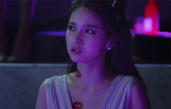 Phản ứng sốc của bạn gái “mặt đẹp dáng xinh” khi chiếc SH của bạn trai