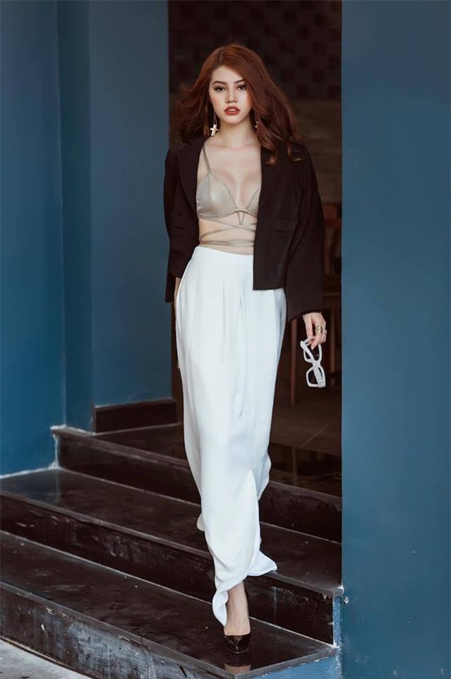 sao viet khoe nguc mong dinh voi ao bra day tao bao - 5