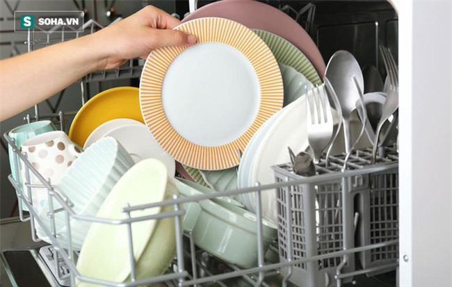 8 lỗi khi rửa bát đĩa gây hại sức khỏe ai cũng có thể mắc - Ảnh 7.
