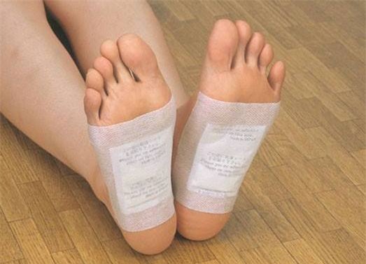 Miếng dán thải độc: Coi chừng mất tiền mua họa vào thân