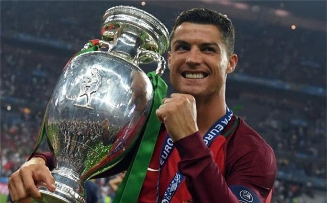 Ronaldo: 'Day la nam tuyet voi nhat trong su nghiep' hinh anh 1
