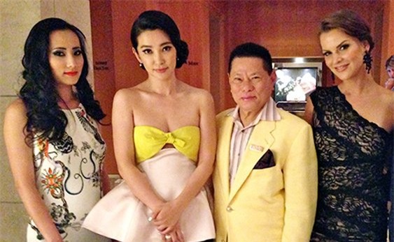 Tình tin đồn siêu tỷ phú của Ngọc Trinh có 5 con và ly dị 2 lần