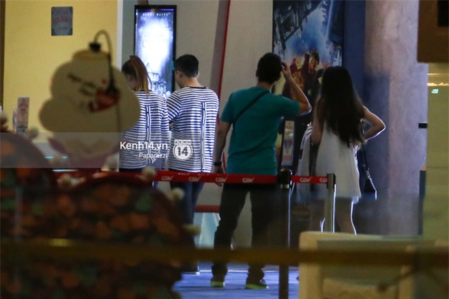 Bắt gặp Hari Won - Trấn Thành diện đồ đôi, vô tư âu yếm nhau ở rạp chiếu phim - Ảnh 10.