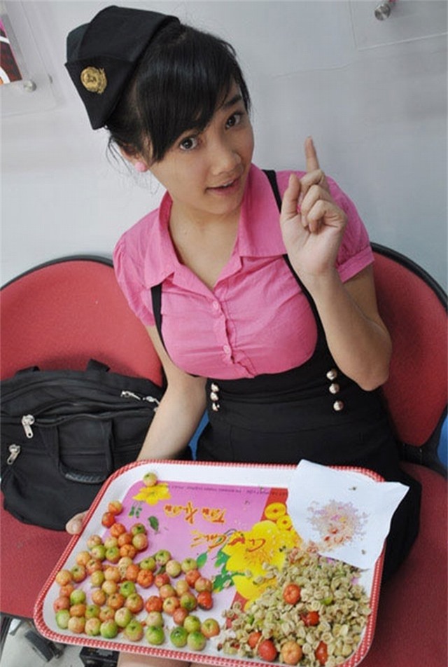 nha phuong thoi 17 tuoi cuc dang yeu va "sexy" nhung van bi truong giang che "xau hoac" hinh anh 4