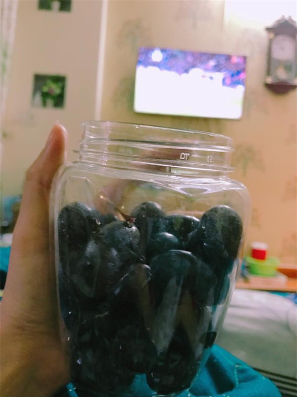 Chị em công sở rần rần khoe đồ ăn trưa: Người mì gói, người thịt cá đầy mâm