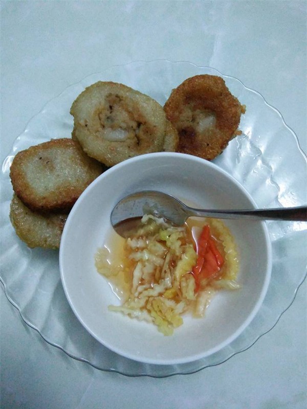 Chị em công sở rần rần khoe đồ ăn trưa: Người mì gói, người thịt cá đầy mâm