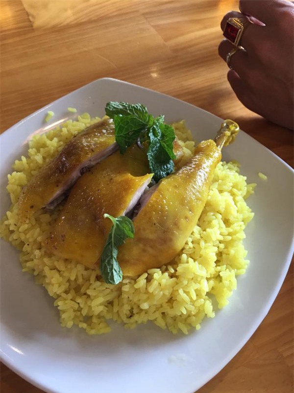 Chị em công sở rần rần khoe đồ ăn trưa: Người mì gói, người thịt cá đầy mâm