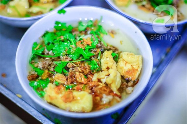 bánh đúc nóng Lê Ngọc Hân